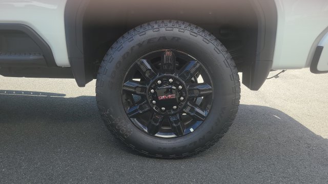 2026 GMC Sierra 2500HD AT4 - Photo 9
