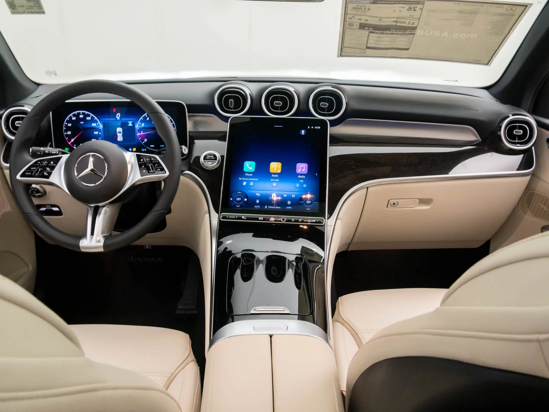 2026 Mercedes-Benz GLC Base - Photo 9