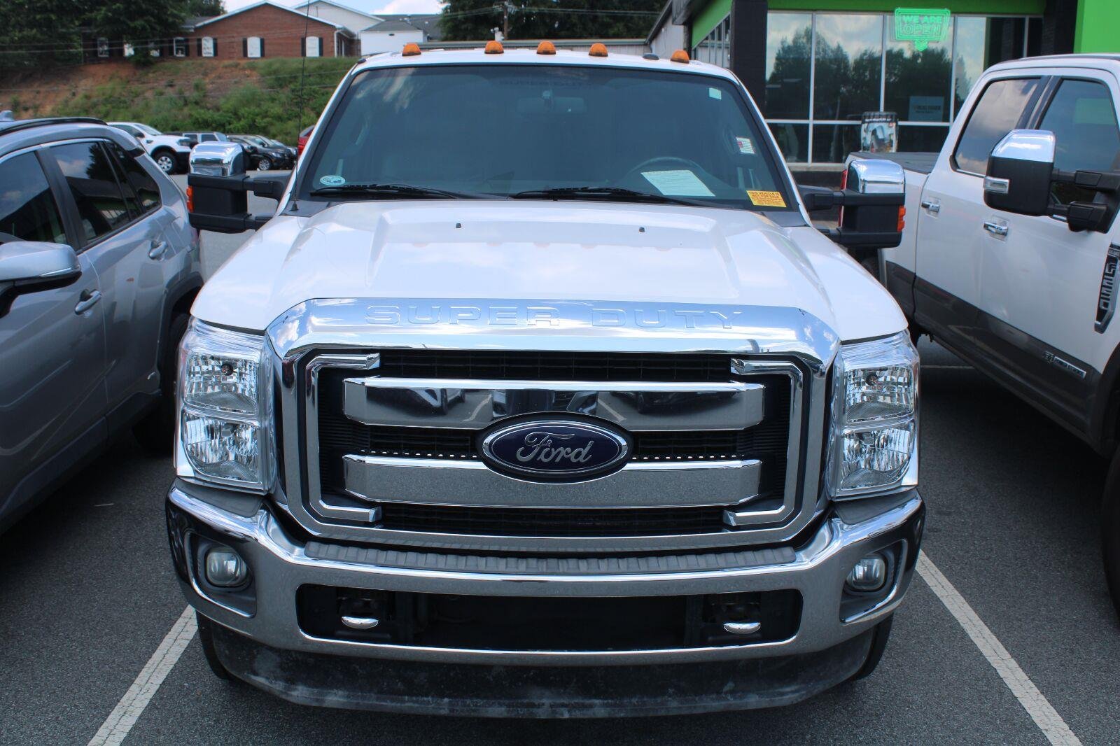 Used 2012 White Platinum Metallic Tri-Coat Ford Lariat image 2