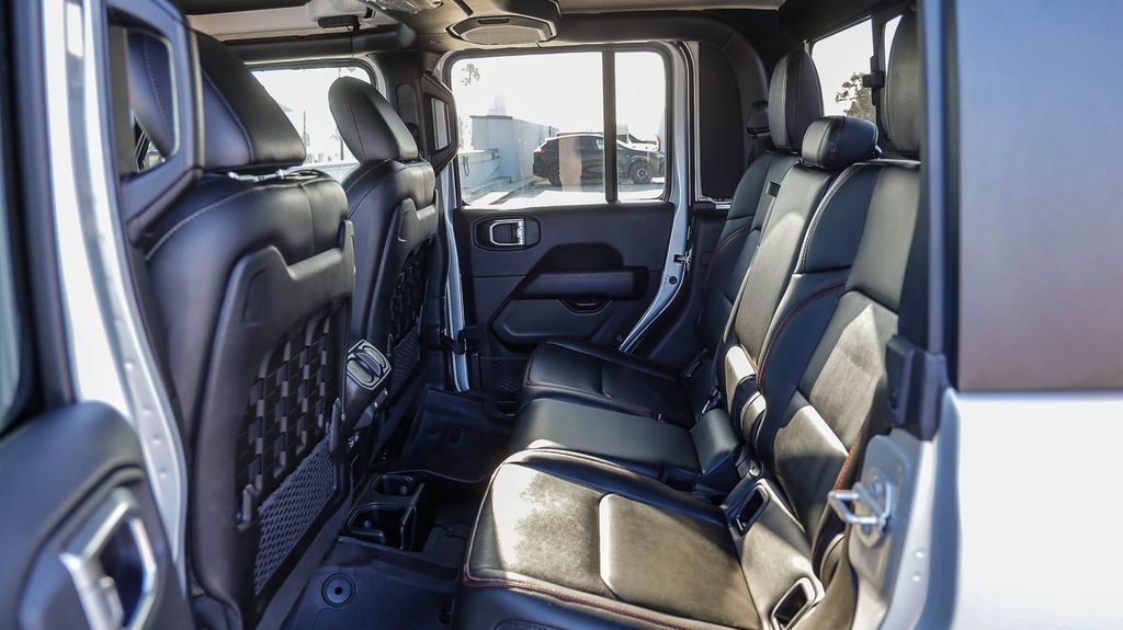 Used 2022 Silver Jeep Rubicon image 23
