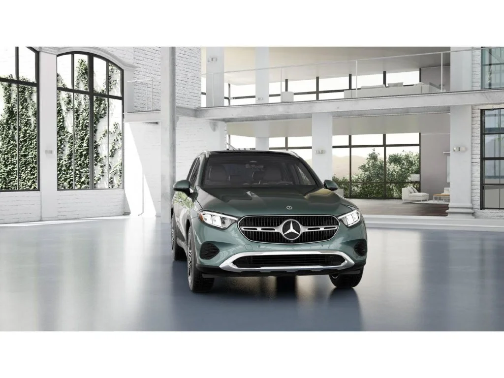 New 2027 Silver Mercedes-Benz GLC 300 image 8