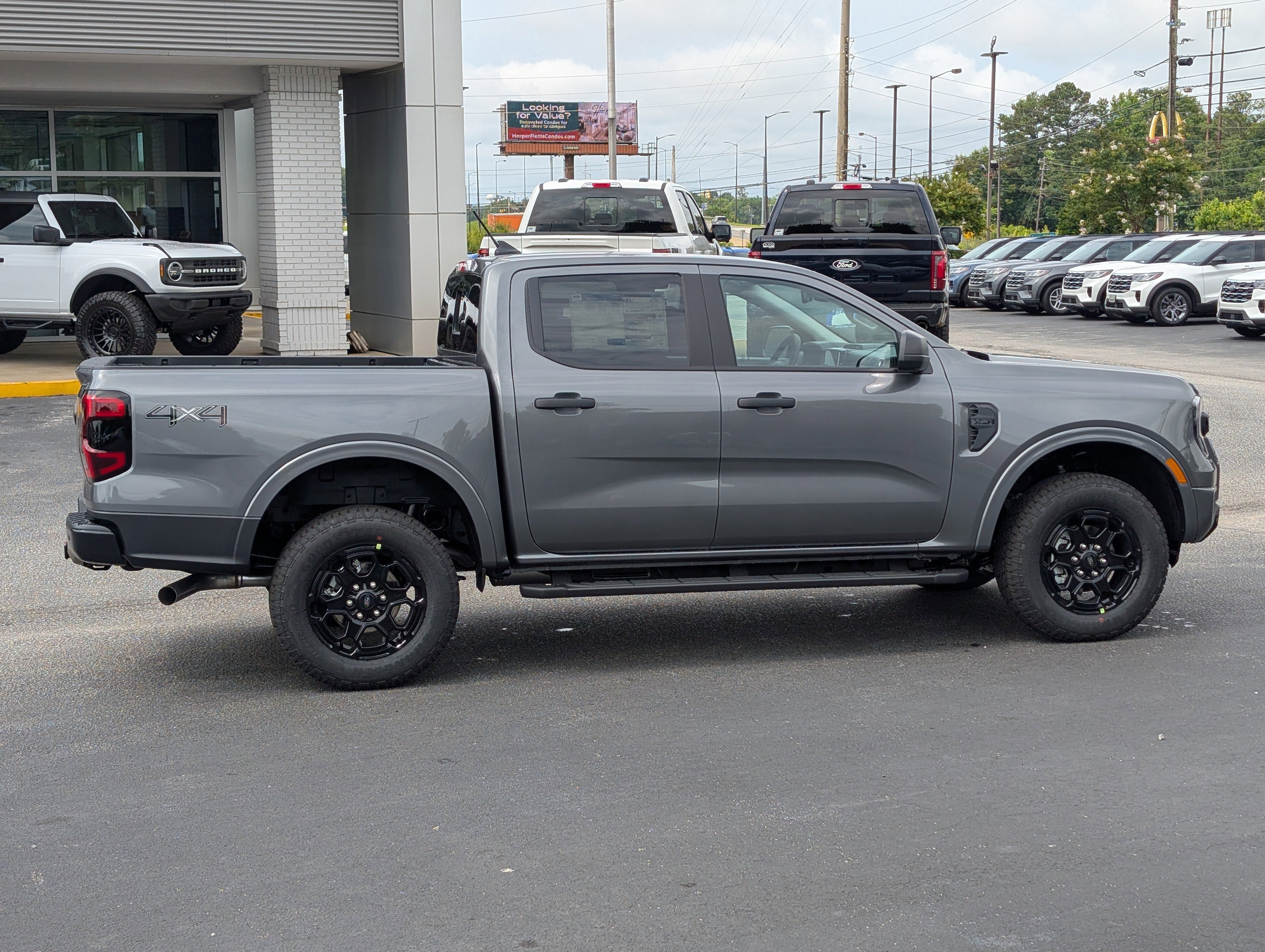 New 2026 Carbonized Gray Metallic FORD XLT image 8