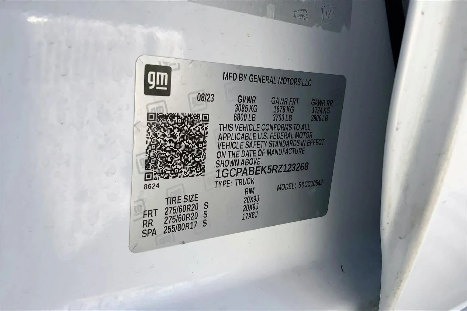Used 2024 Summit White Chevrolet Custom image 36