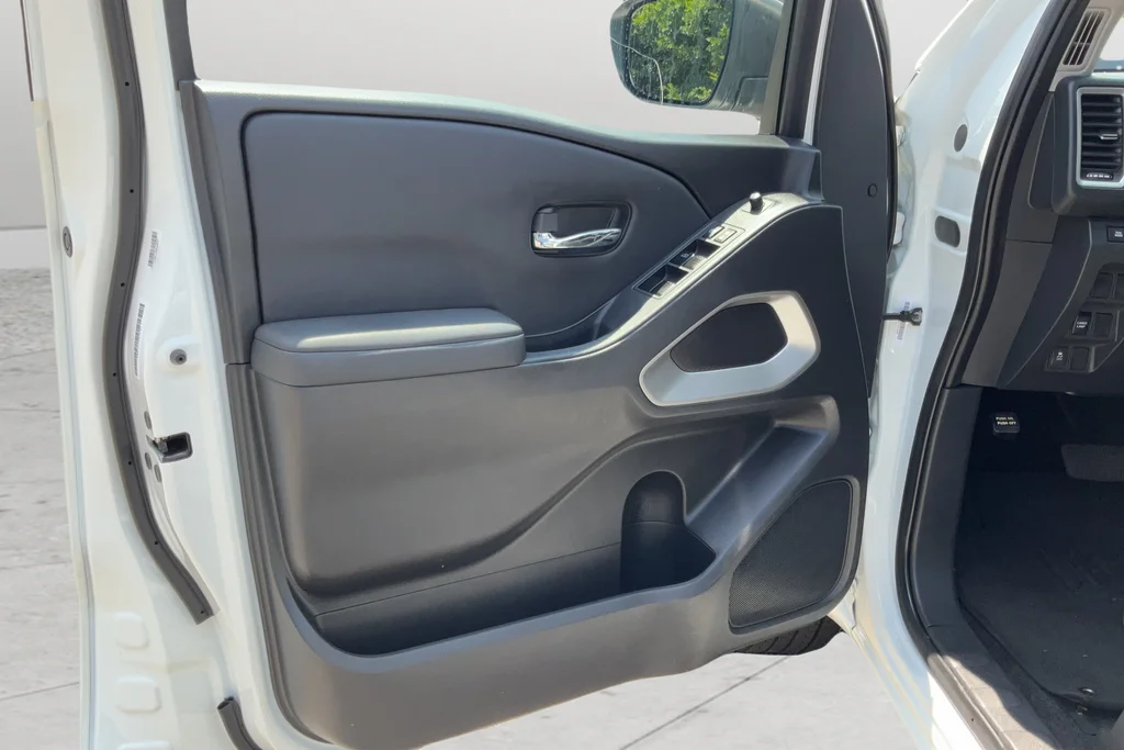 2022 Nissan Frontier SV - Photo 11