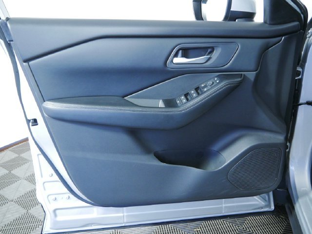 Used 2024 Silver Nissan SV image 18