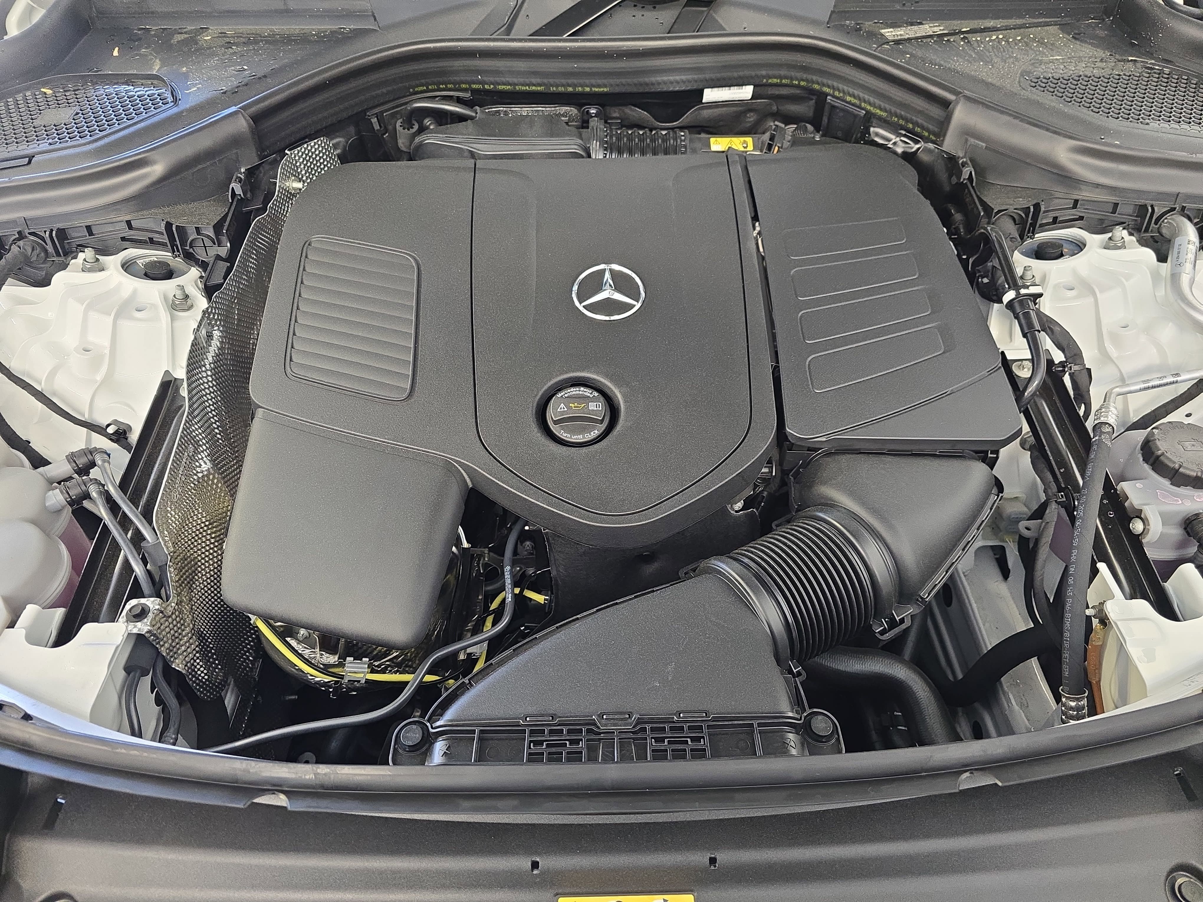 New 2026 Polar White Mercedes-Benz GLC300 image 33