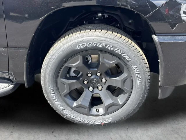 New 2026 Diamond Black Crystal Pearl-Coat Exterior Paint RAM Express image 26