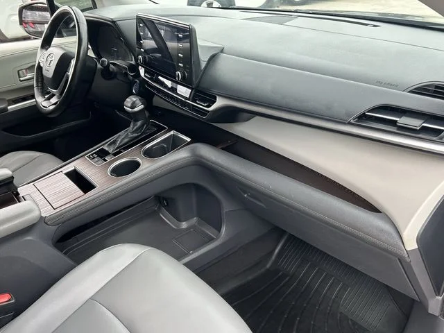 Used 2021 Predawn Gray Mica Toyota XLE image 14