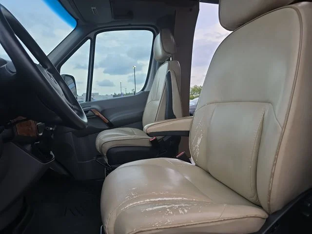 Used 2016  Mercedes-Benz Base image 14