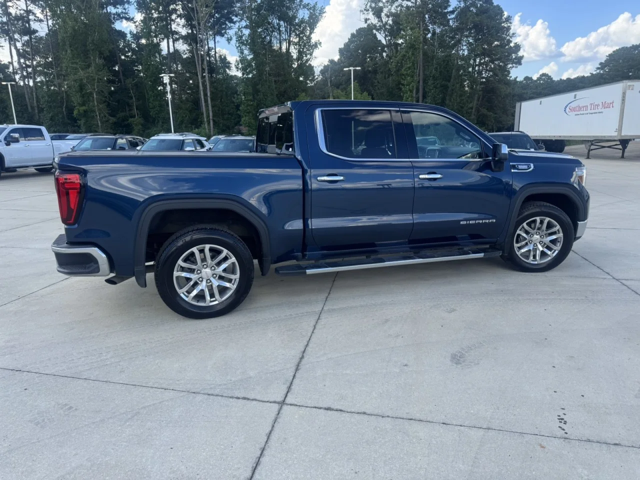 Used 2021 PACIFIC BLUE METALLIC GMC SLT image 5