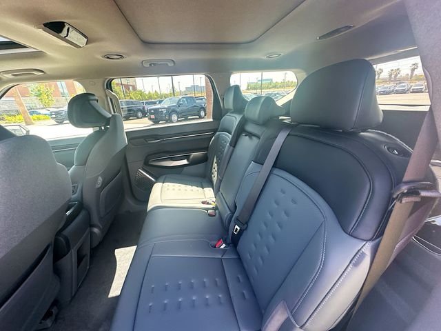 New 2026 Glacial White Kia Wind AWD image 26