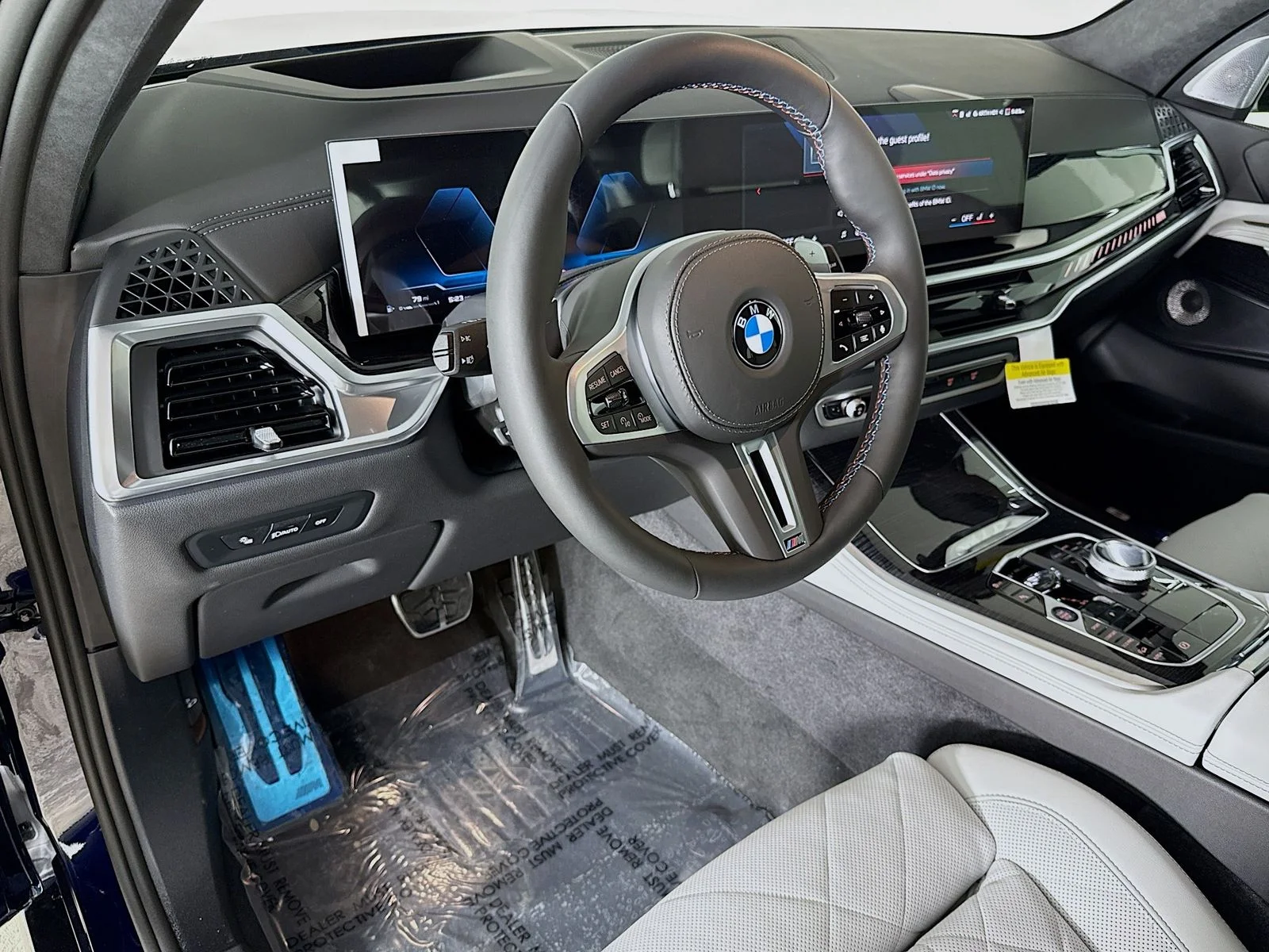 2026 BMW X5 M60i - Photo 9