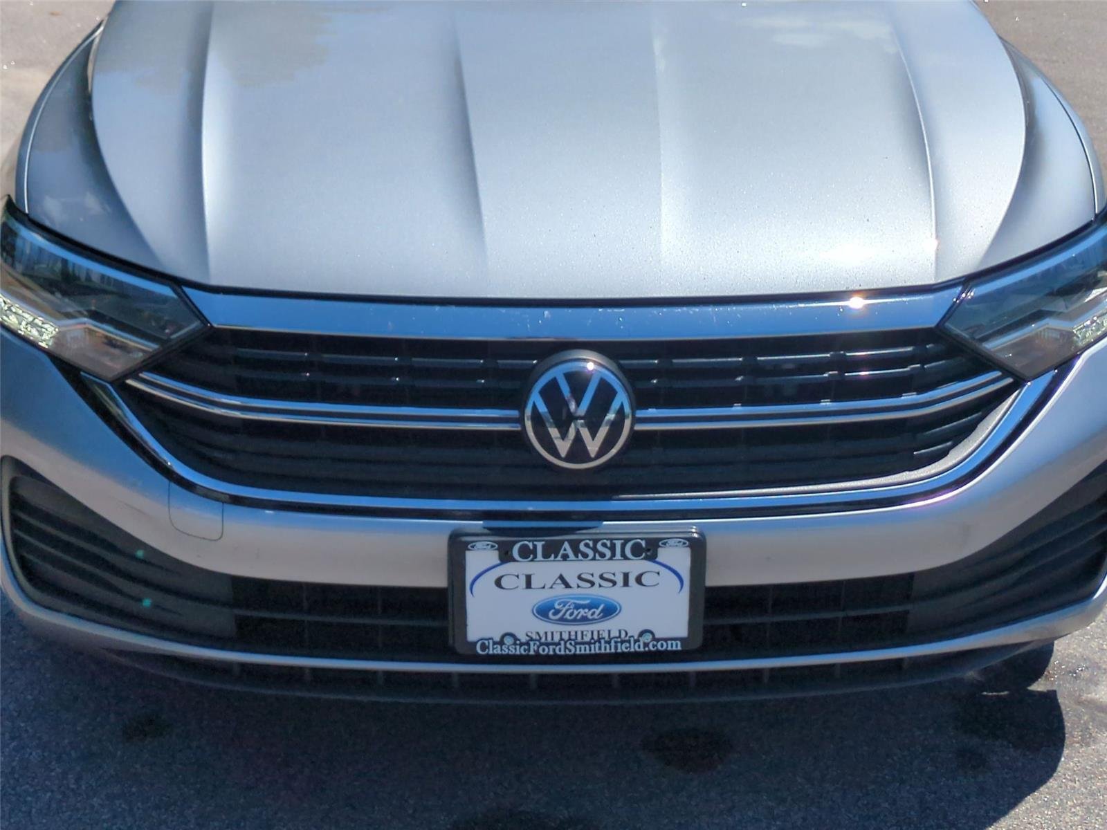 Used 2023  Volkswagen SE image 14