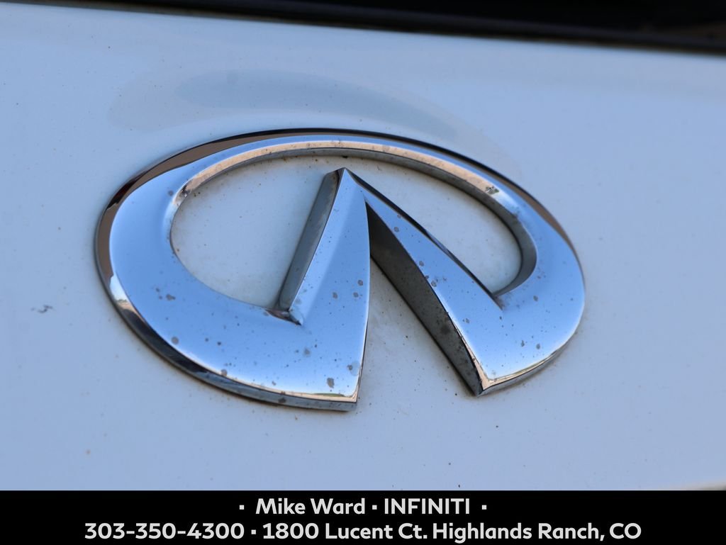 Used 2019 White INFINITI LUXE image 4