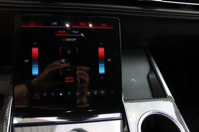2026 Cadillac Escalade V-Series - Photo 23