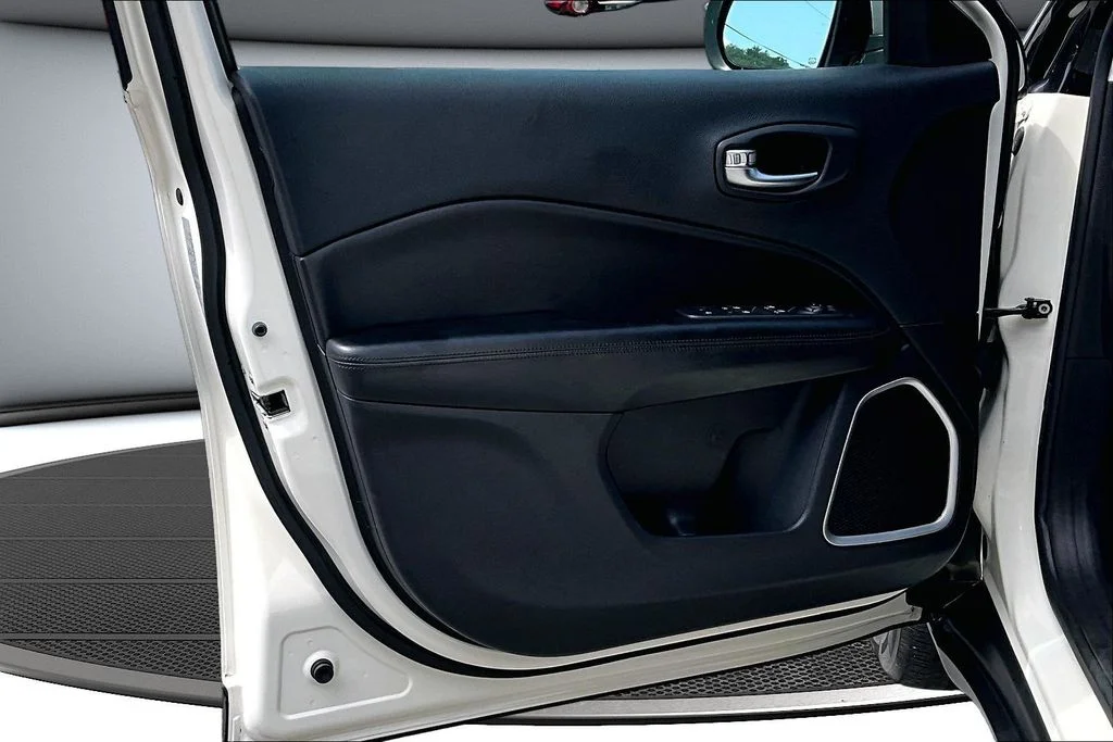Certified Used 2019 White Jeep Latitude image 20