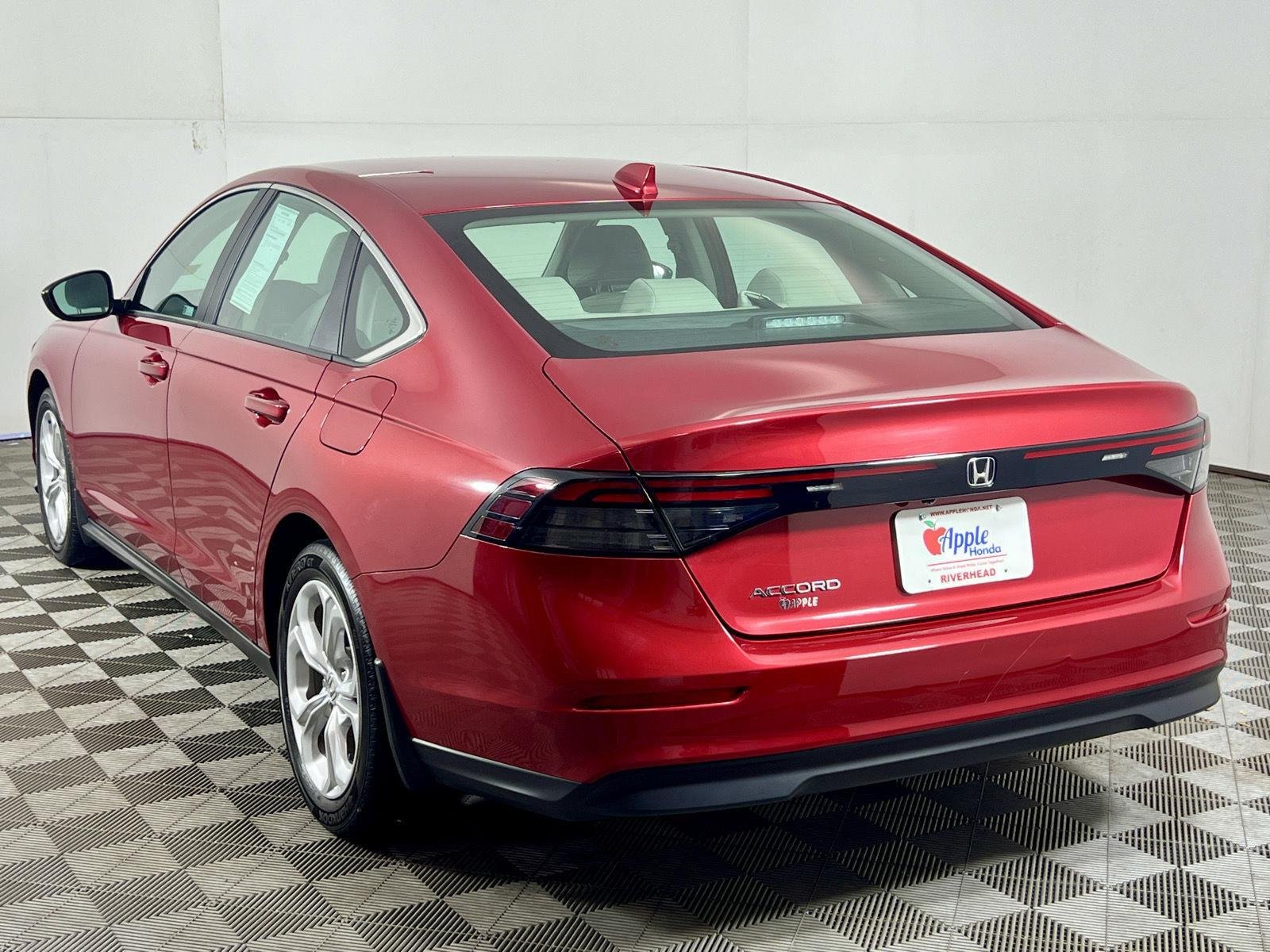 2024 Honda Accord LX - Photo 4