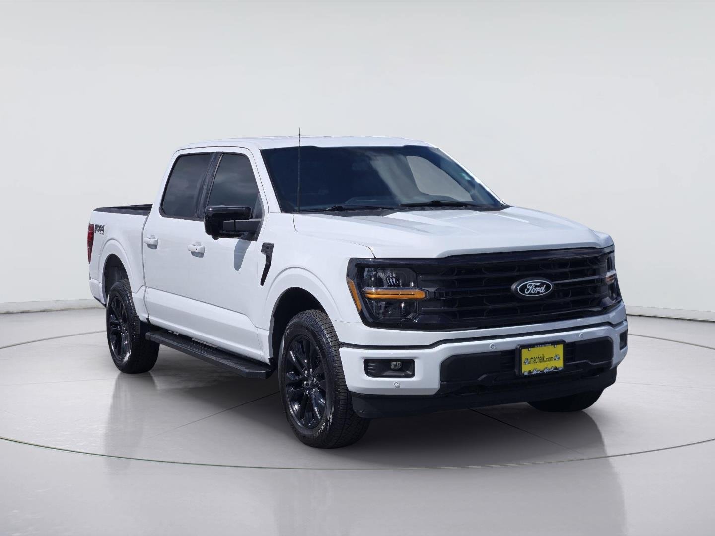 Used 2025 Oxford White Ford XLT image 3