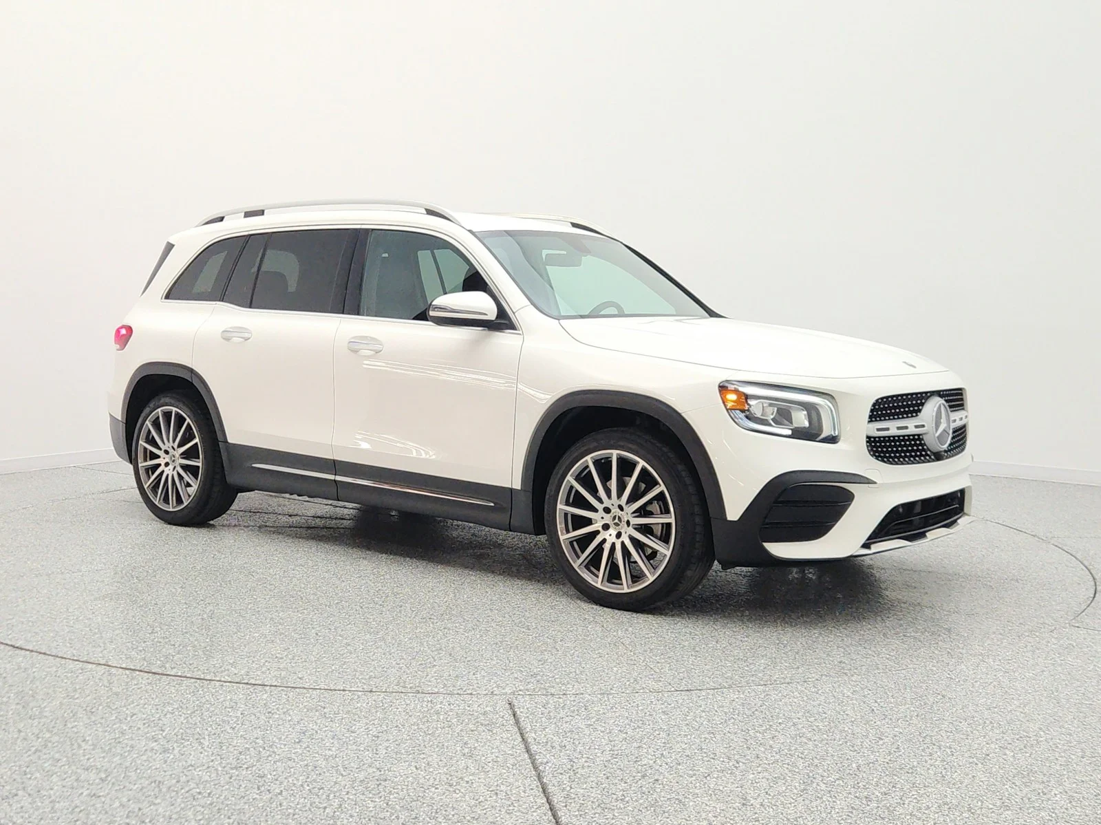 Used 2022 Polar White Mercedes-Benz GLB 250 SUV image 3