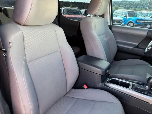 Used 2021 White Toyota SR5 image 22