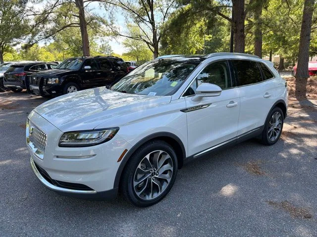 Used 2021 White Lincoln Reserve image 1