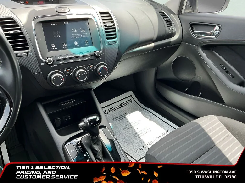 Used 2017 White Kia S image 37