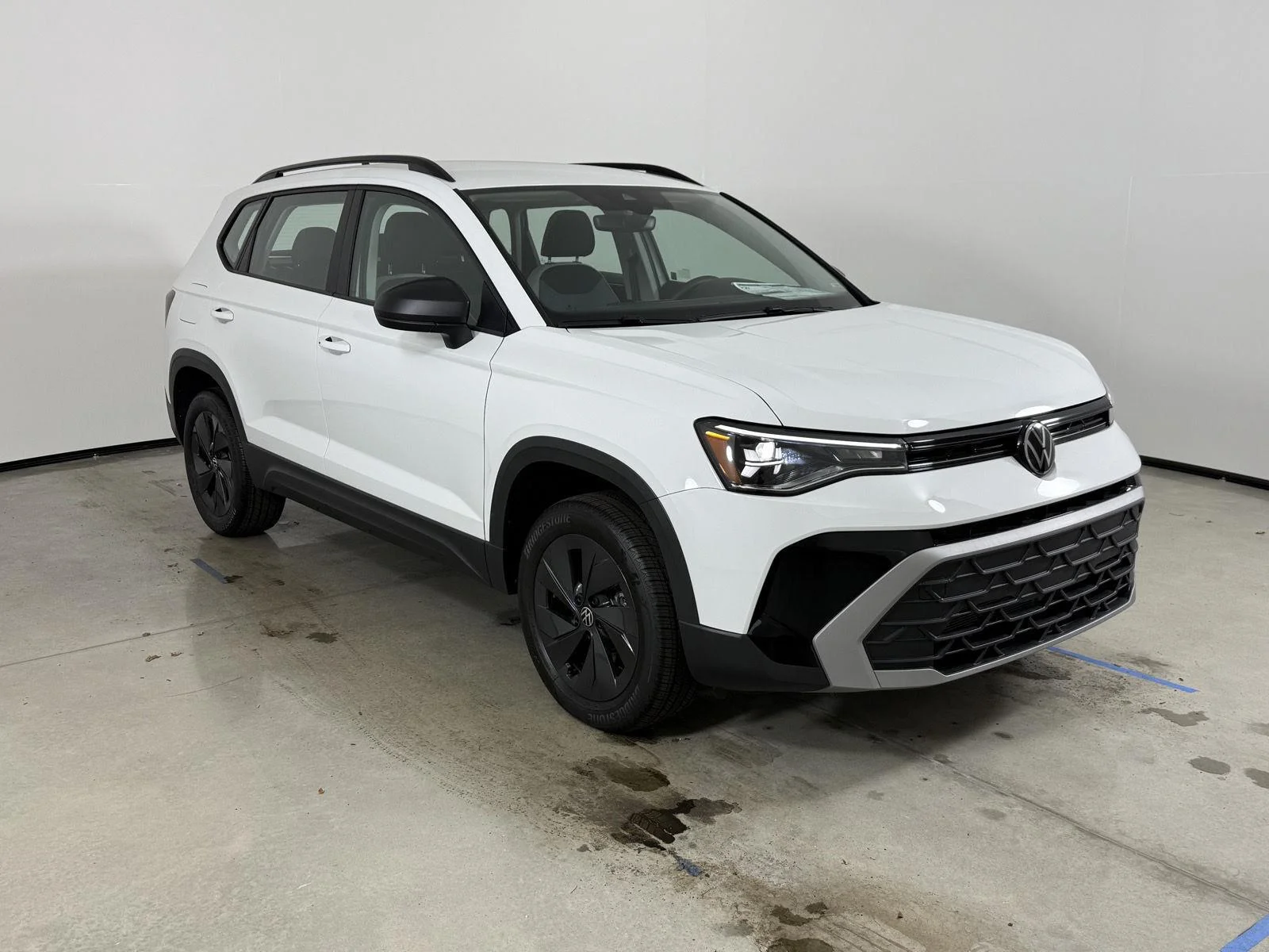 New 2027 Pure White Volkswagen S image 3