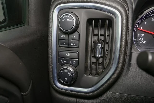 Used 2022 Red Chevrolet LT image 30