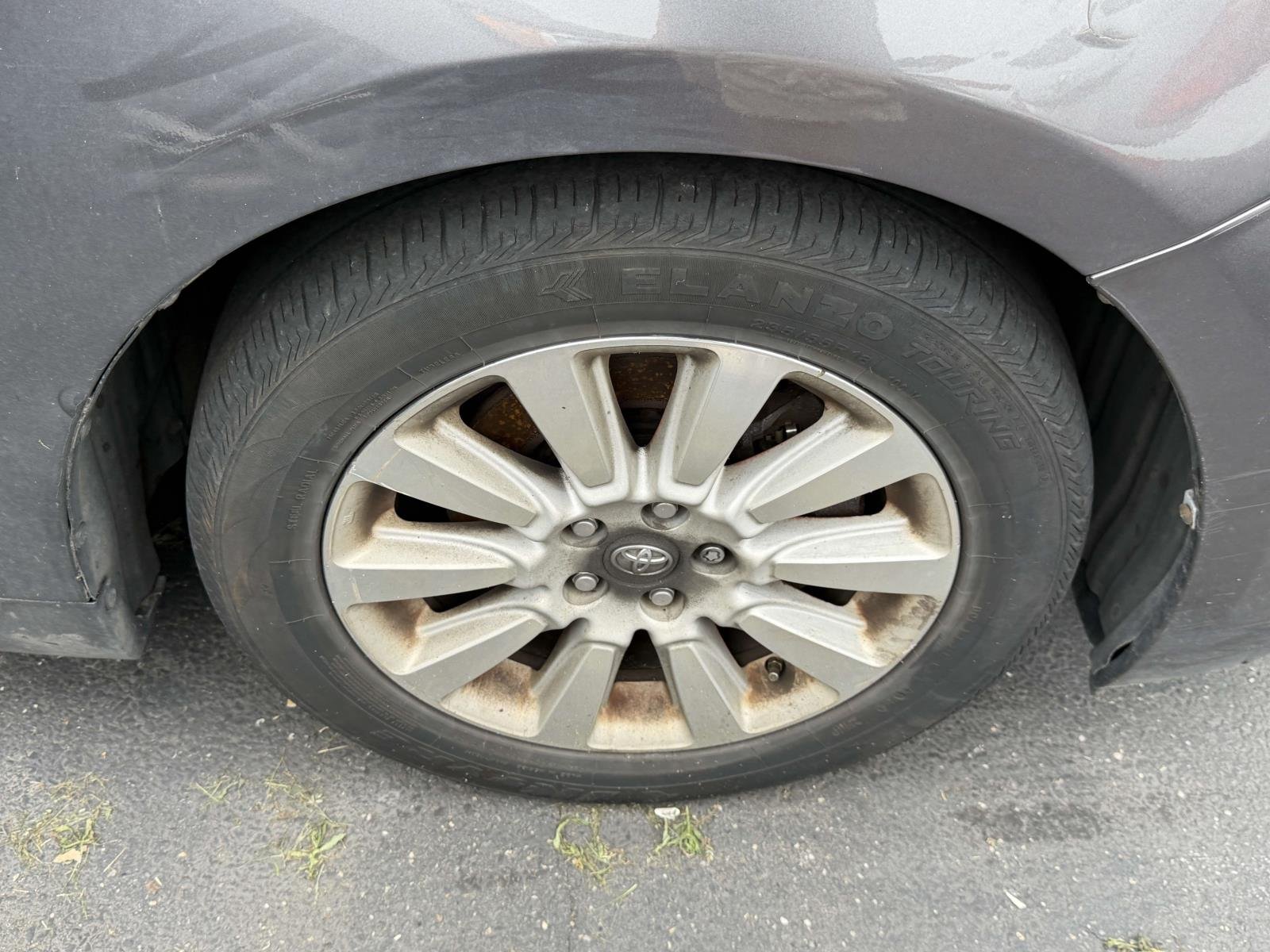 Used 2013  Toyota Limited 7-Passenger image 7