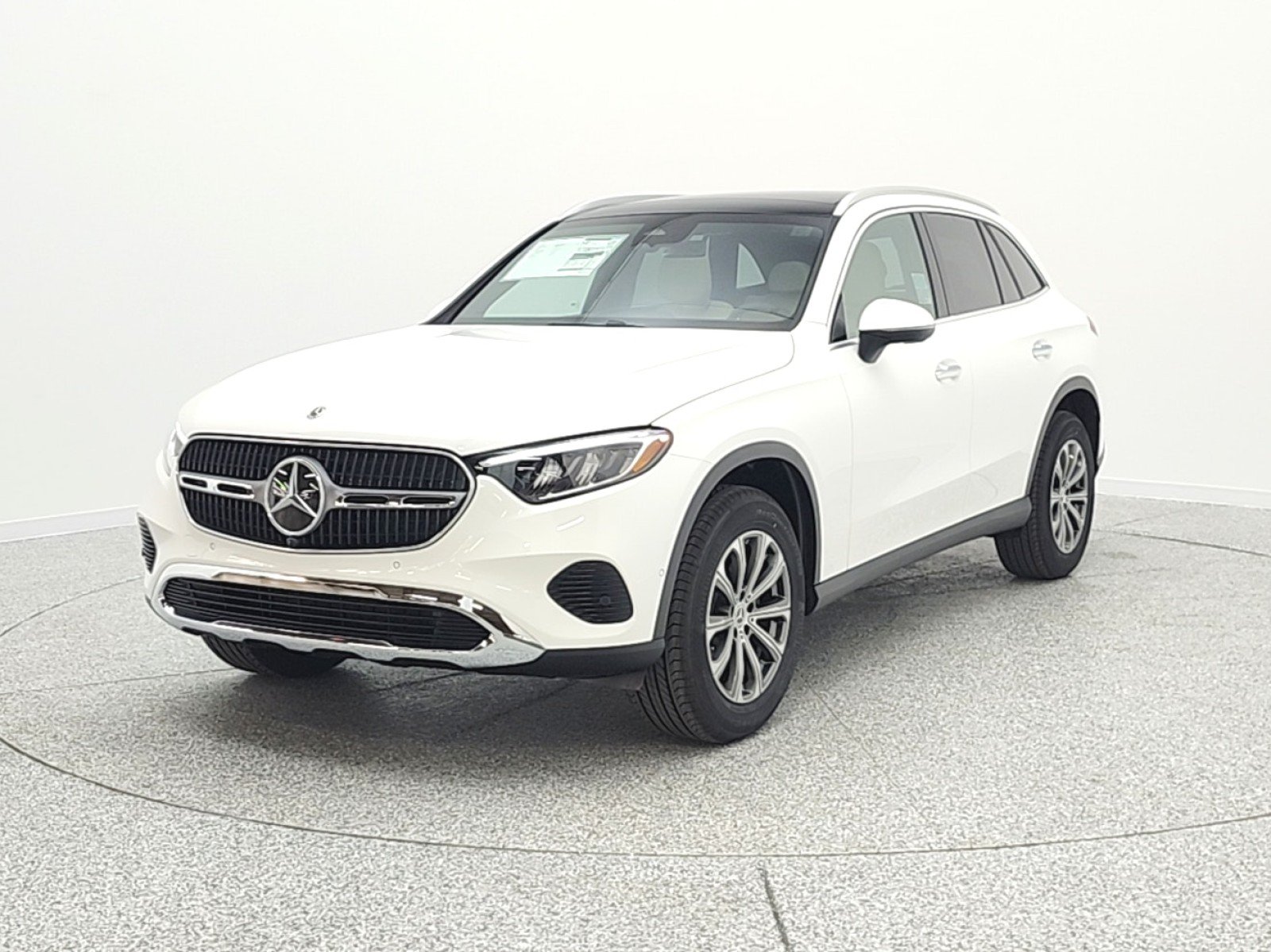 2026 Mercedes-Benz GLC GLC 300's photo