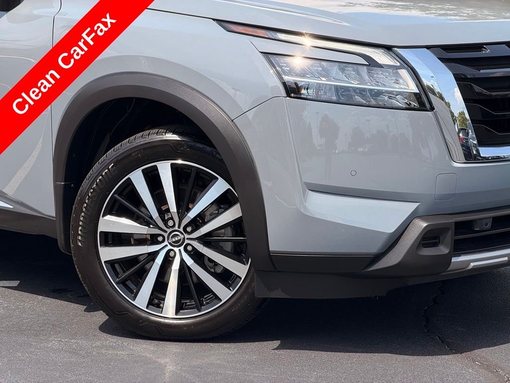 Used 2024 Gray Nissan Platinum image 6
