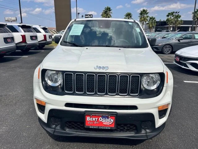 Used 2023 White Jeep Latitude image 2
