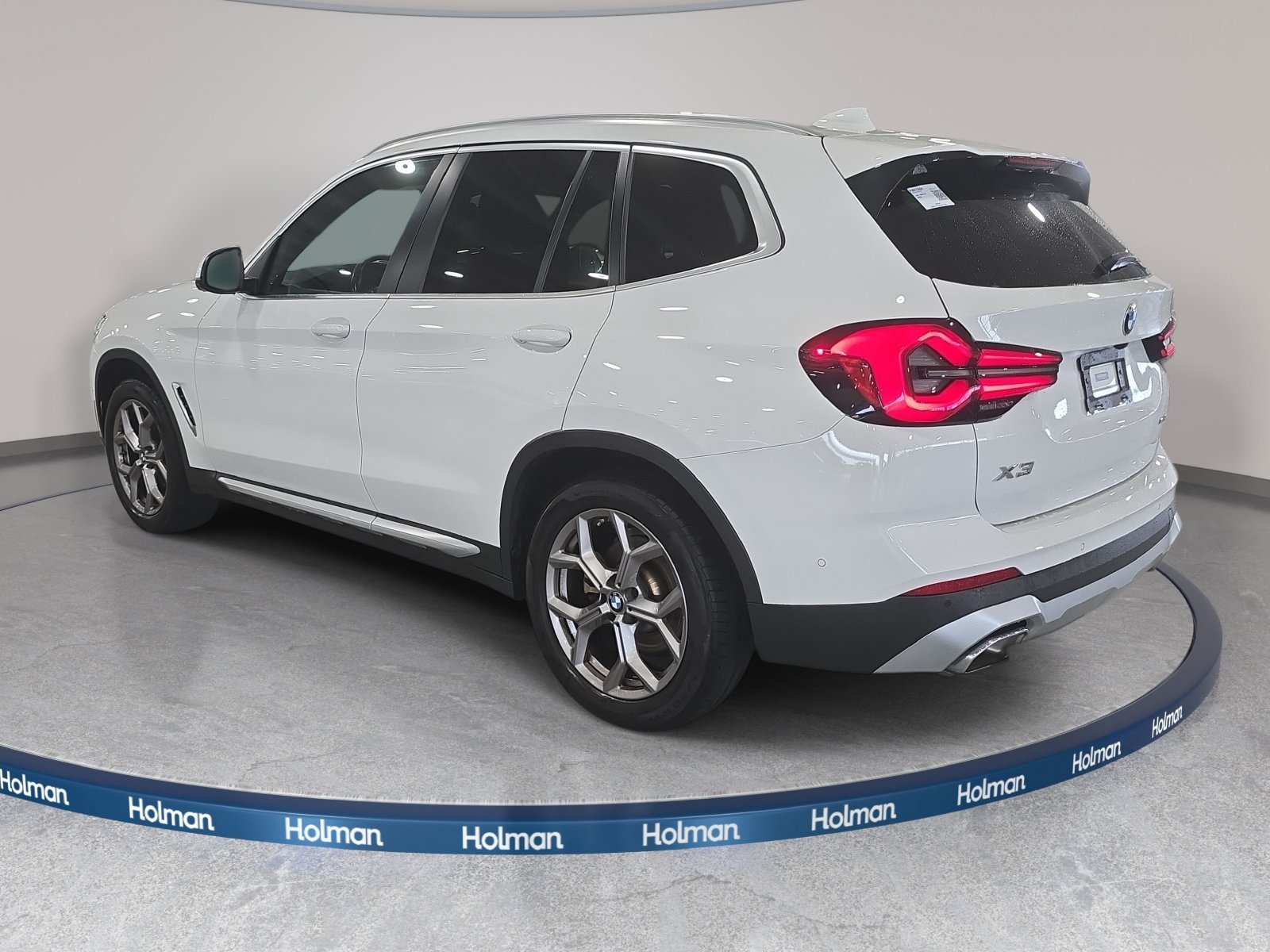 Used 2023 White BMW xDrive30i image 7