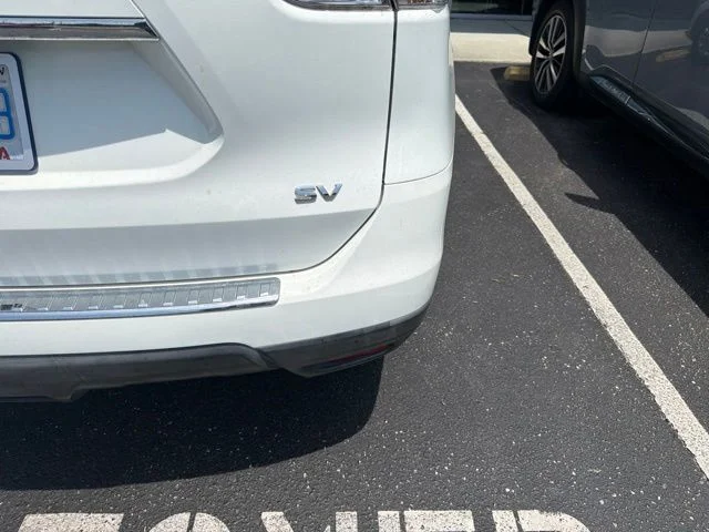 Used 2015 White Nissan SV image 4