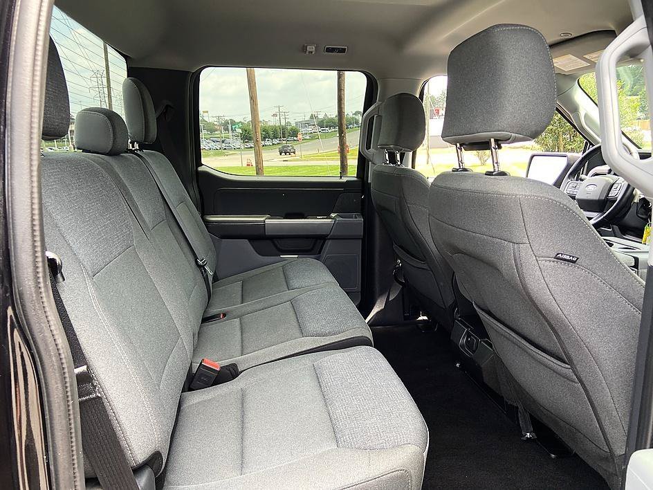 Used 2025 Black Metallic Ford XLT image 27