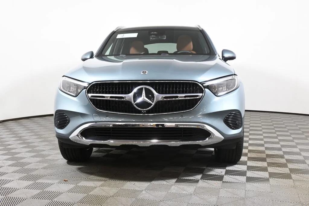 New 2026 Silver Mercedes-Benz GLC 300 image 10