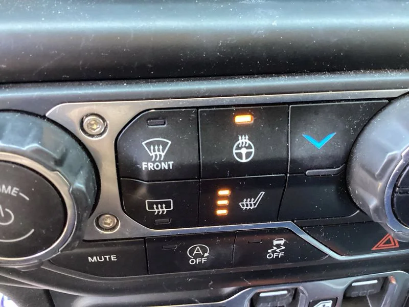 Used 2023 Black Jeep Sport S image 42
