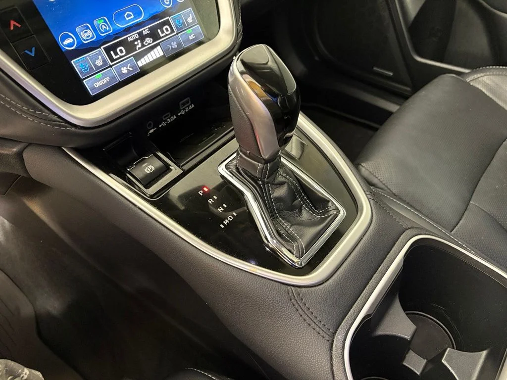 Used 2023 White Subaru Touring image 29