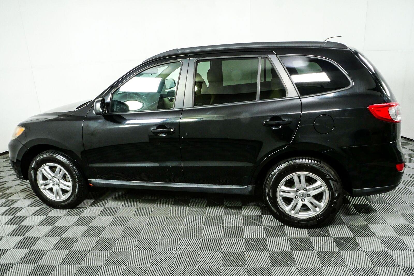 Used 2011 Phantom Black Metallic Hyundai GLS image 27