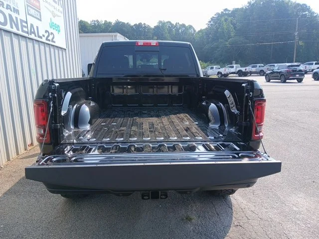 New 2026 Diamond Black Crystal Pearl-Coat Exterior Paint RAM Tradesman image 7