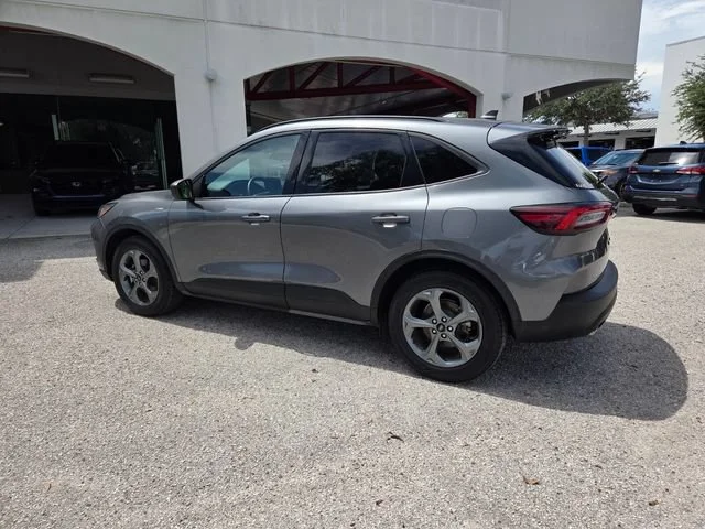 2025 Ford Escape ST-Line - Photo 10