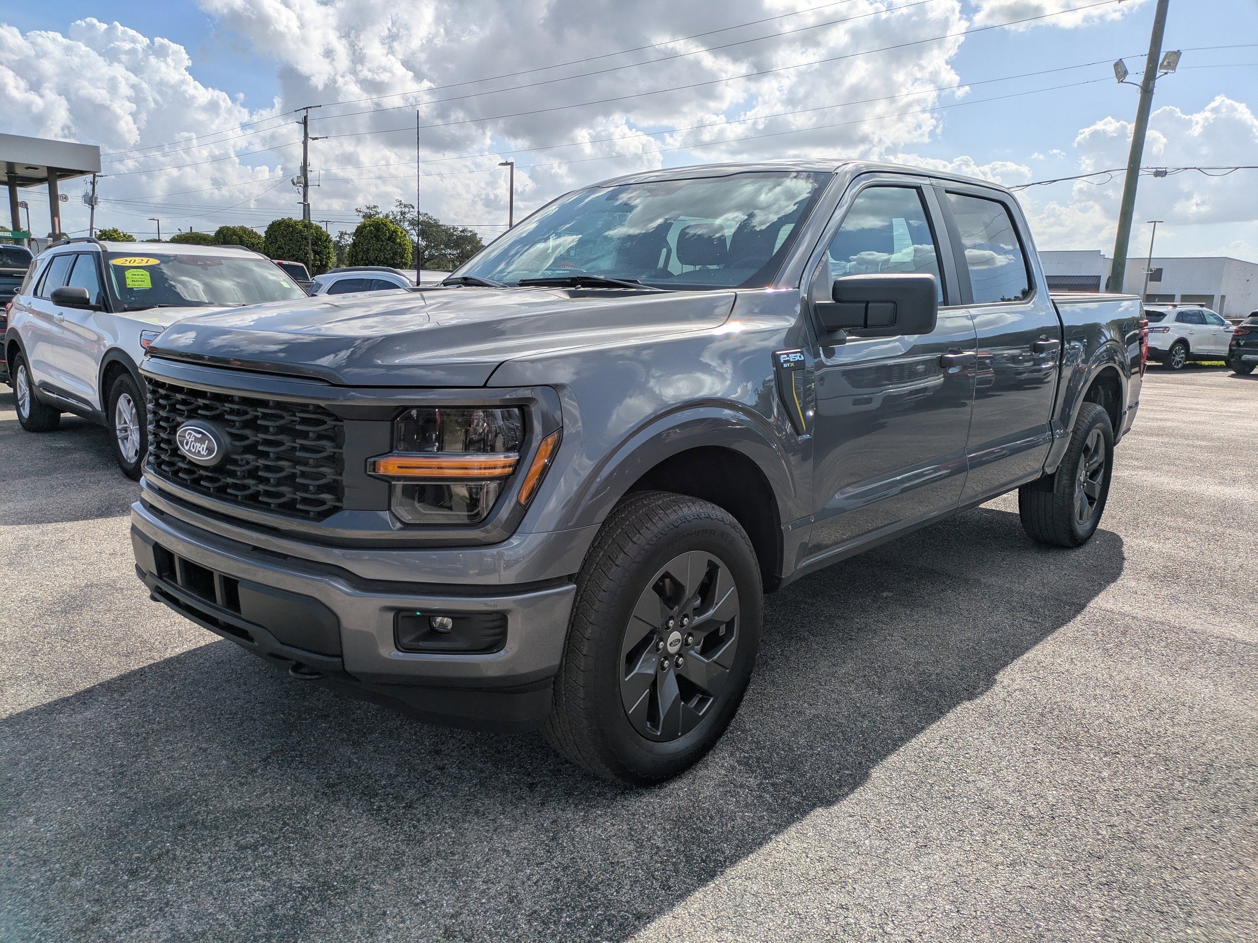 Used 2025  Ford STX image 7