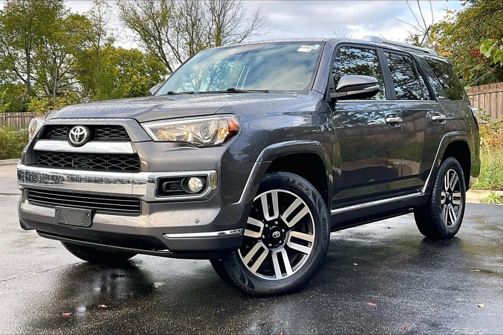 Used 2018 Gray Toyota Limited image 12