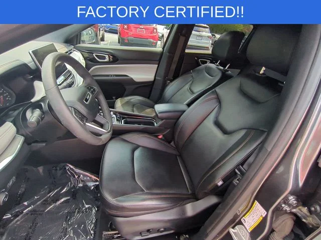 Used 2024  Jeep Limited image 16