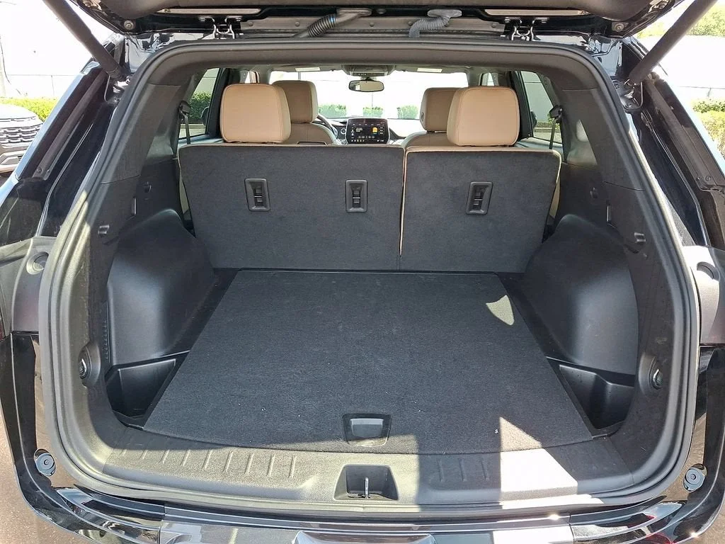 Used 2025 Black Chevrolet Premier image 64