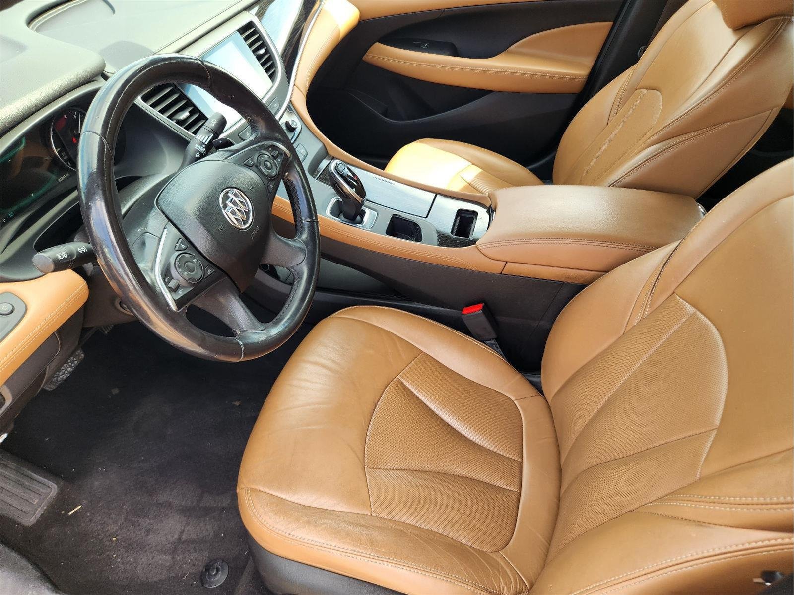 Used 2018 Summit White Buick Essence image 12