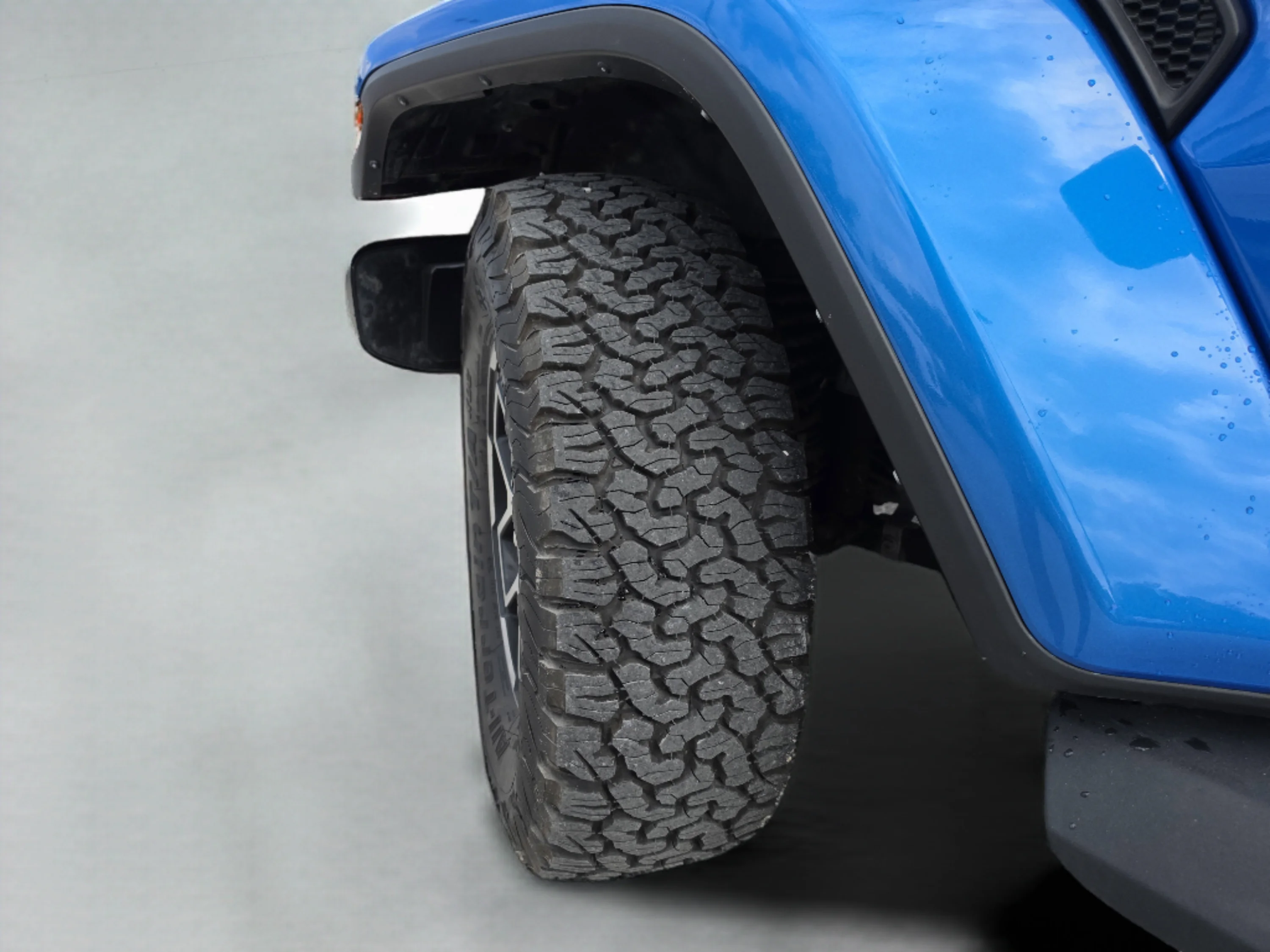 Used 2021 Hydro Blue Pearlcoat Jeep Overland image 39