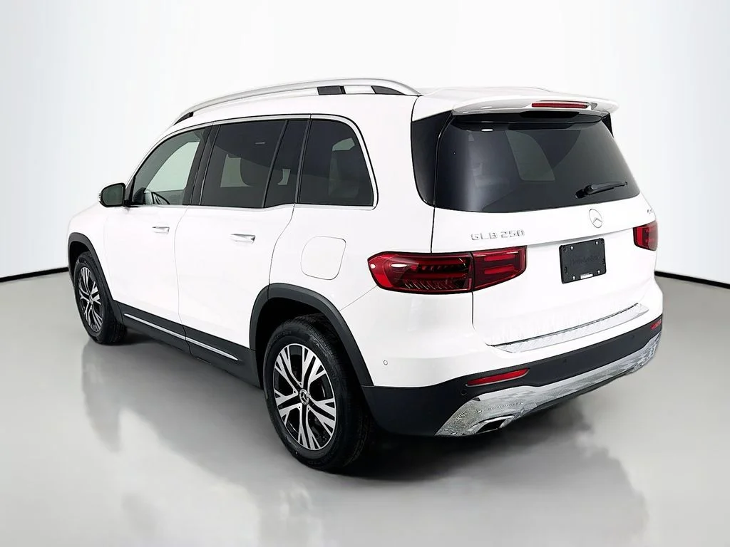 Certified Used 2025 Polar White Mercedes-Benz GLB 250 image 7