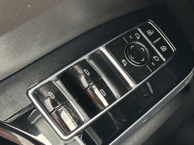 Used 2025 White Cadillac Sport image 21