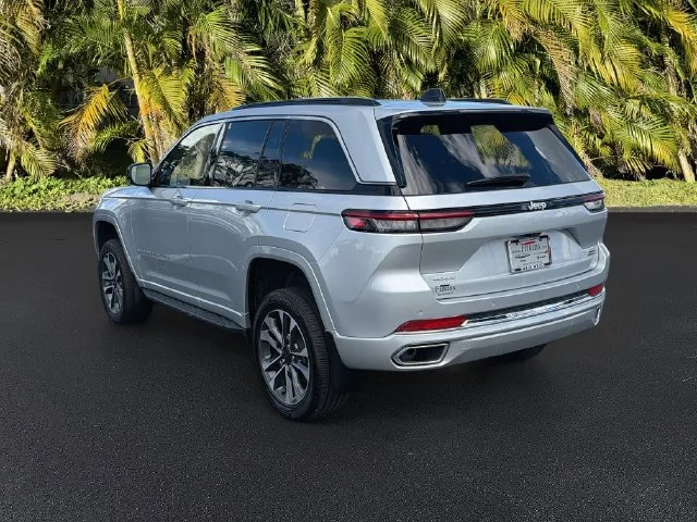 Used 2024 Silver Jeep Overland image 8